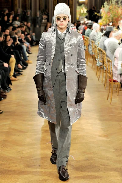Look 11